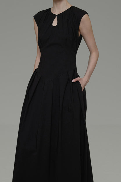 Chic Drop Black Dress