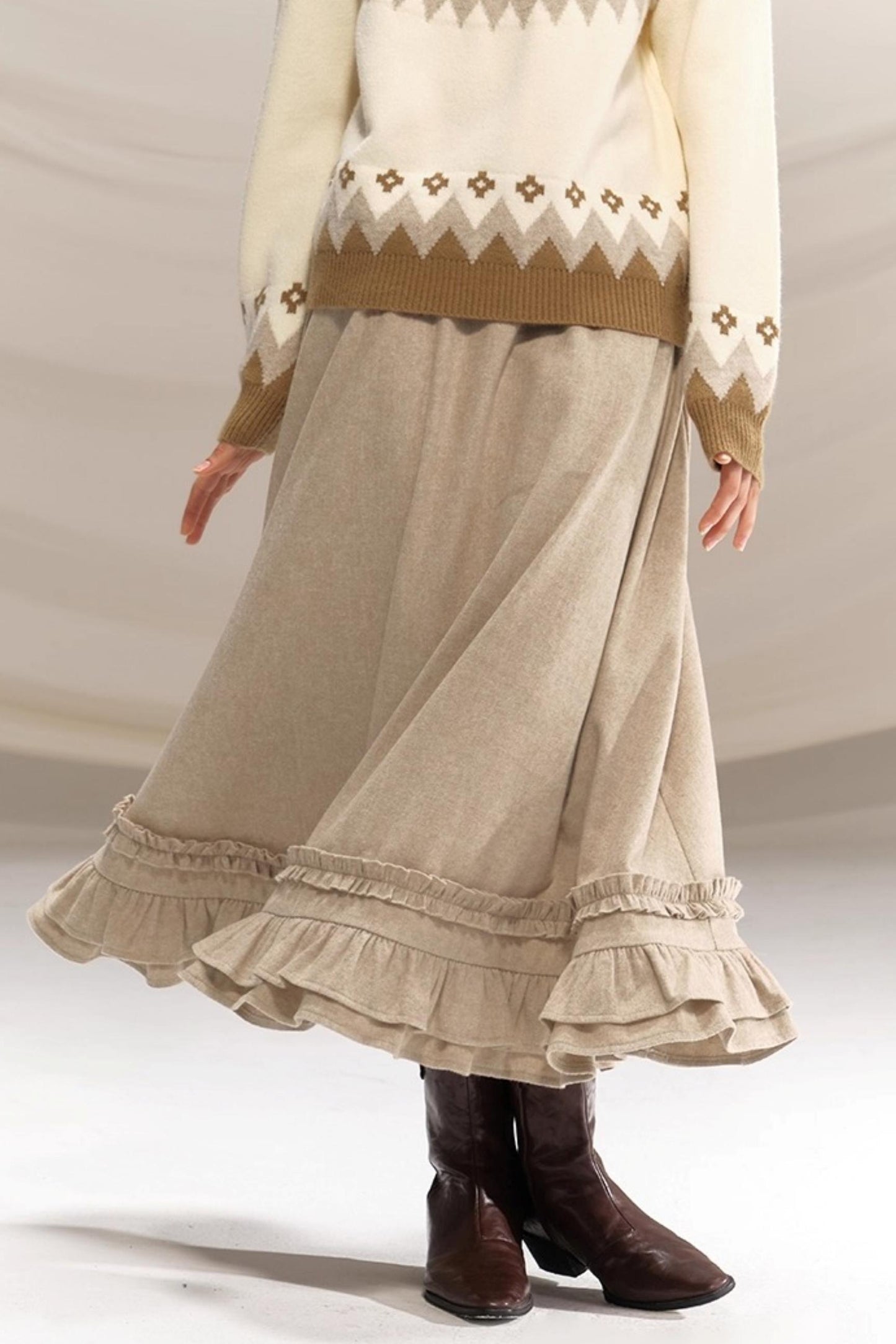 Hazelnut Lace Wool Skirt