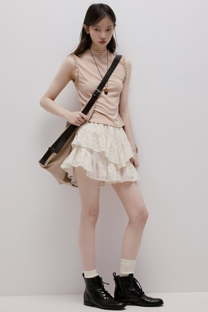 Pear White Daisy Embossed Skirt Pants