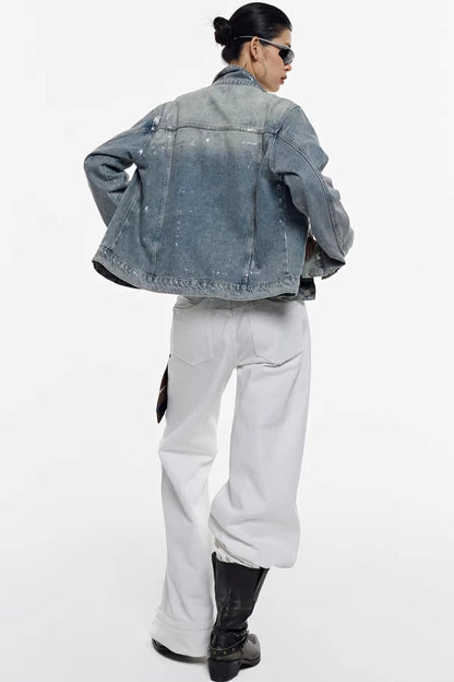 Handgefertigte Jeansjacke mit Silberverzierung