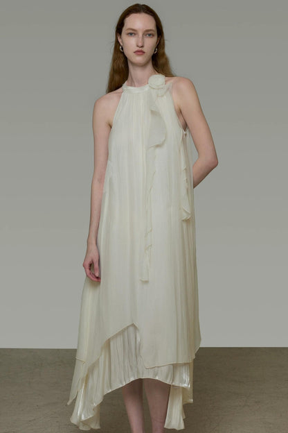 Robe féminine à volants et épaules dénudées