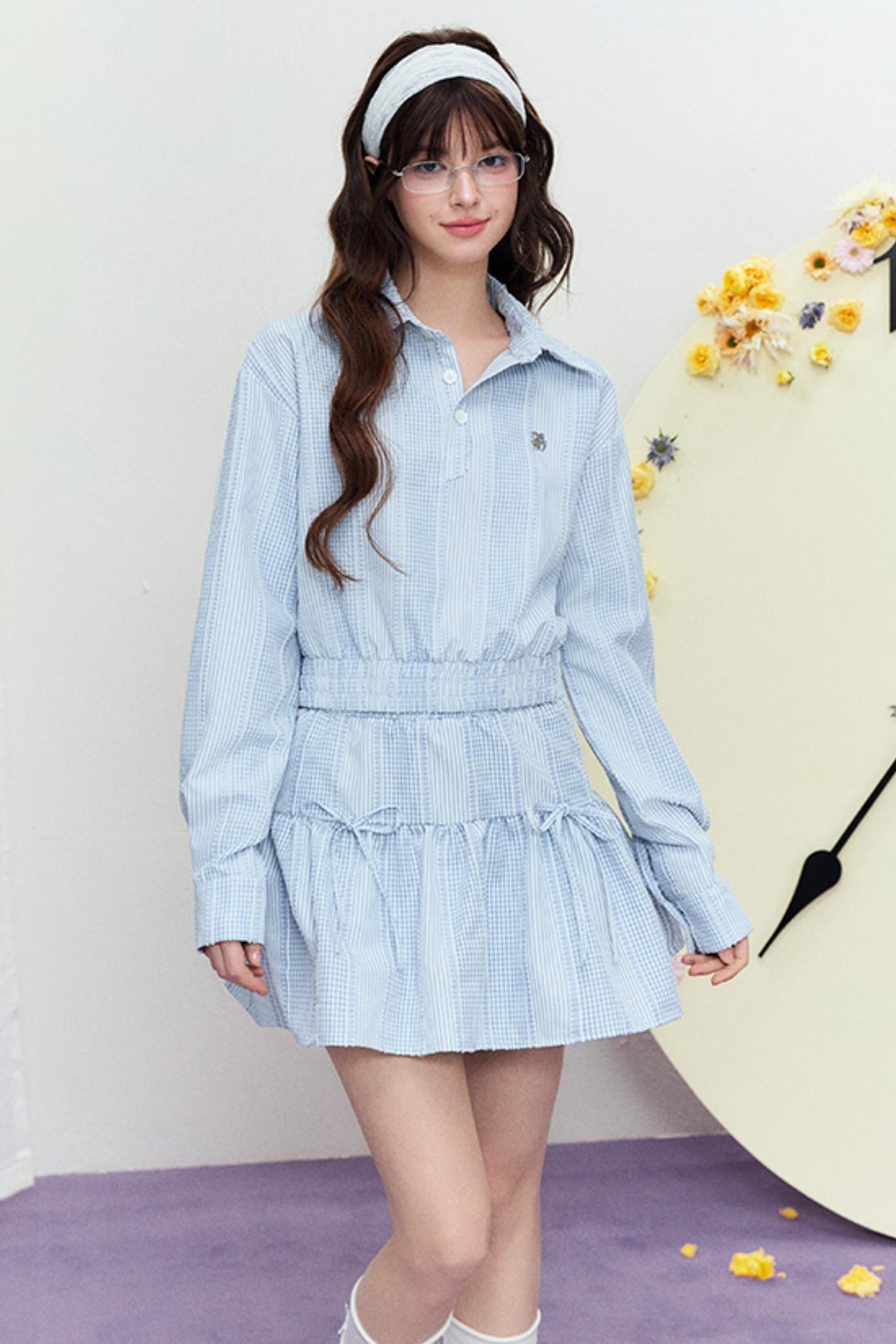 Zweiteiliger gestreifter Frühlingsanzug mit Regenschirmrock