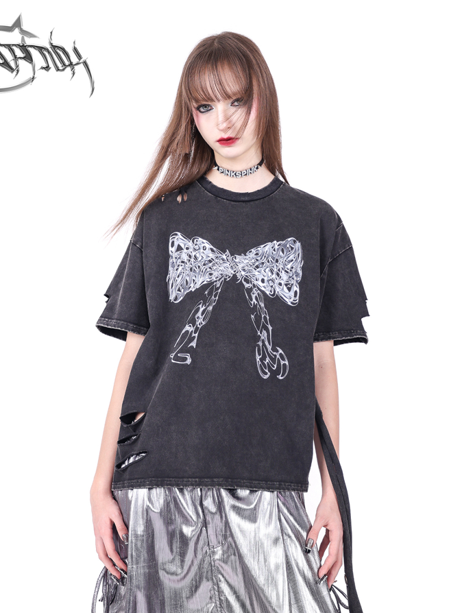 Ribbon print side cut damaged design T-shirt