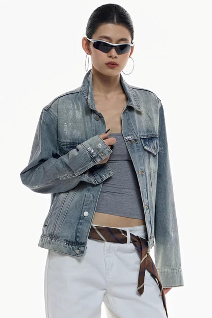 Handgefertigte Jeansjacke mit Silberverzierung