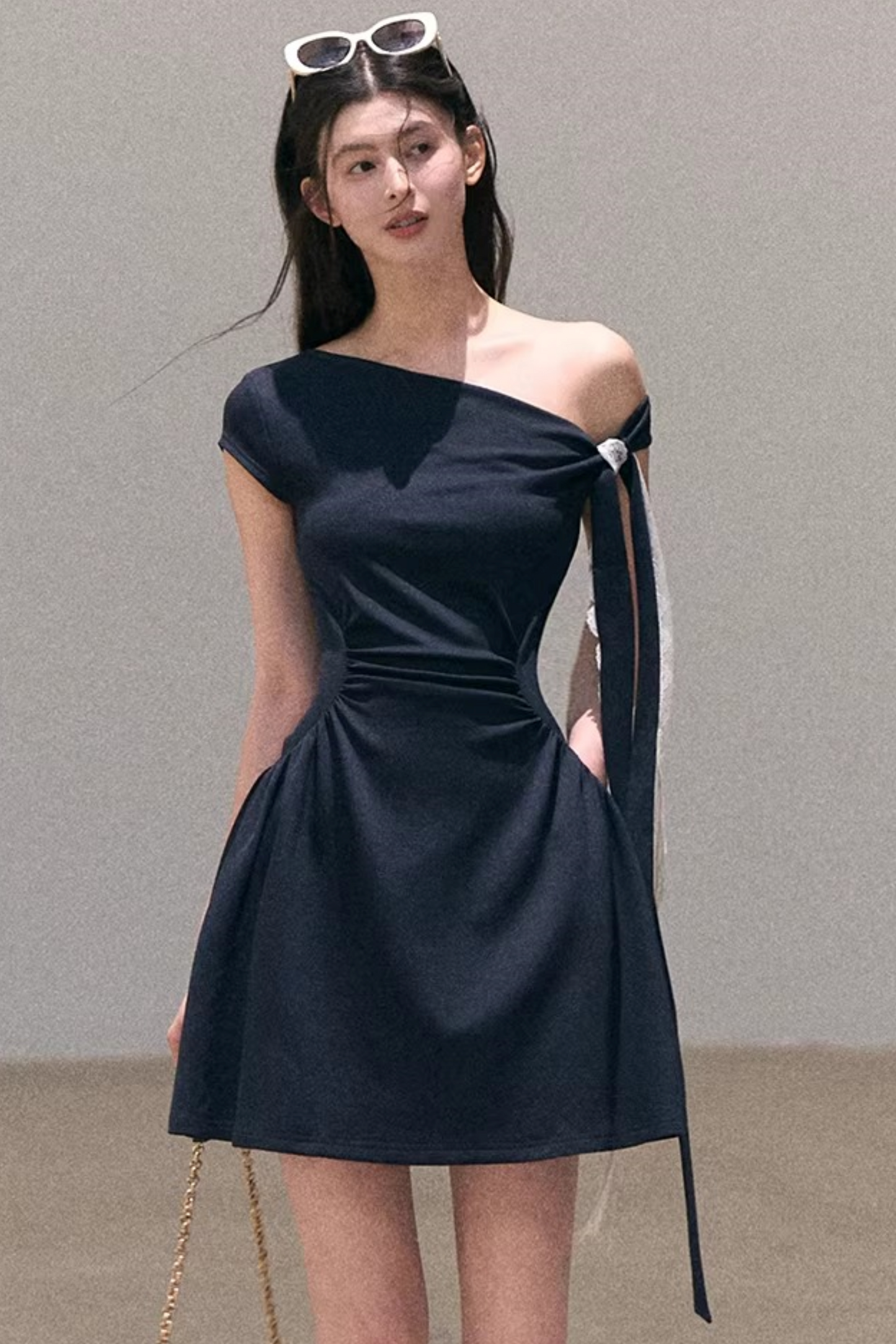 Lyocell-Asymmetrisches-Spitzenkleid