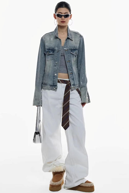 Handgefertigte Jeansjacke mit Silberverzierung