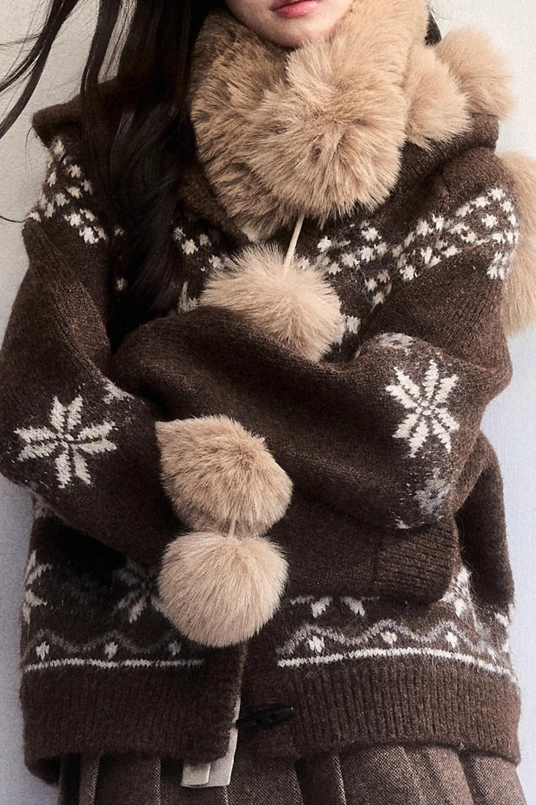 Milk Velvet Pom-Pom Scarf