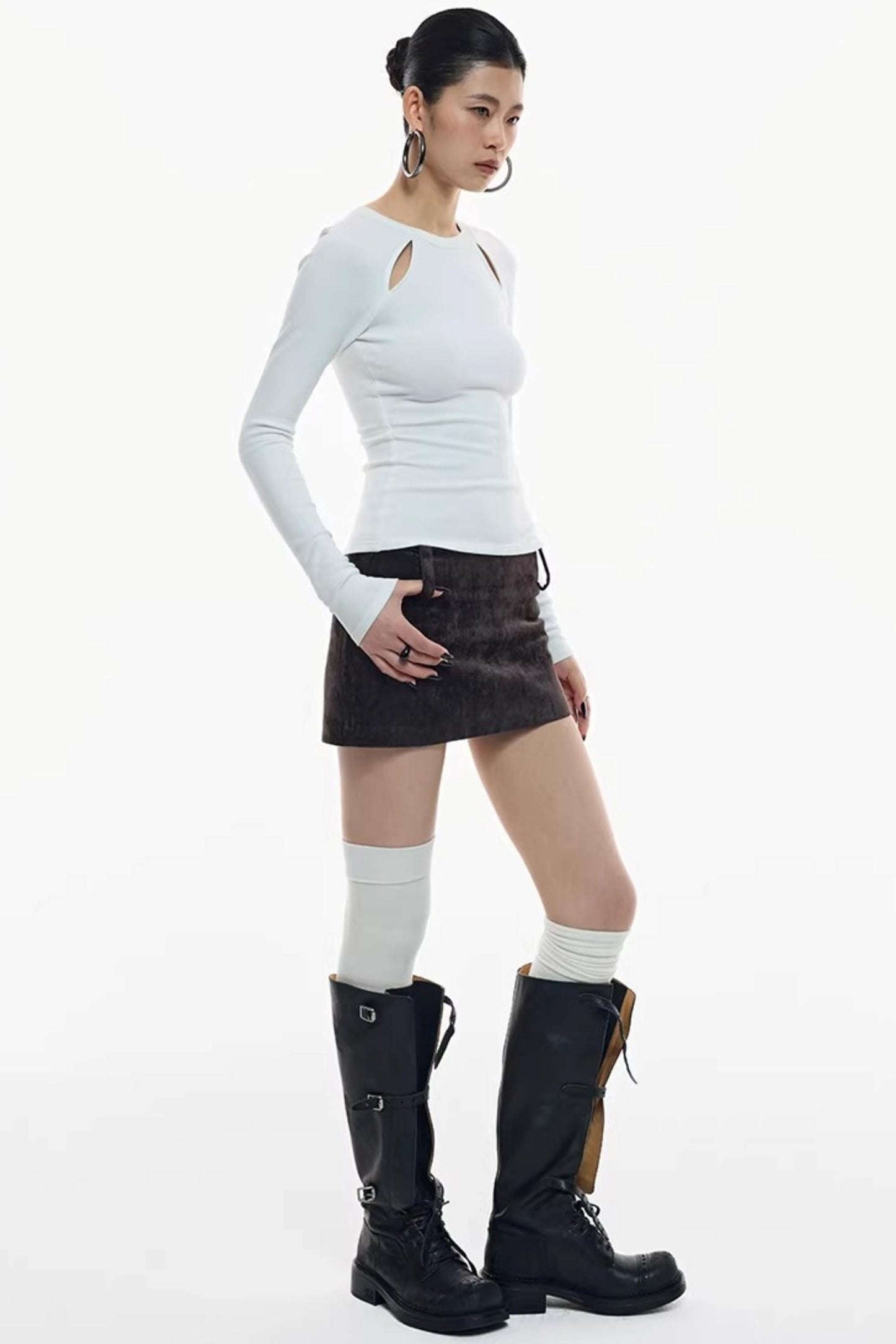 플리스 숄더 컷아웃 탑