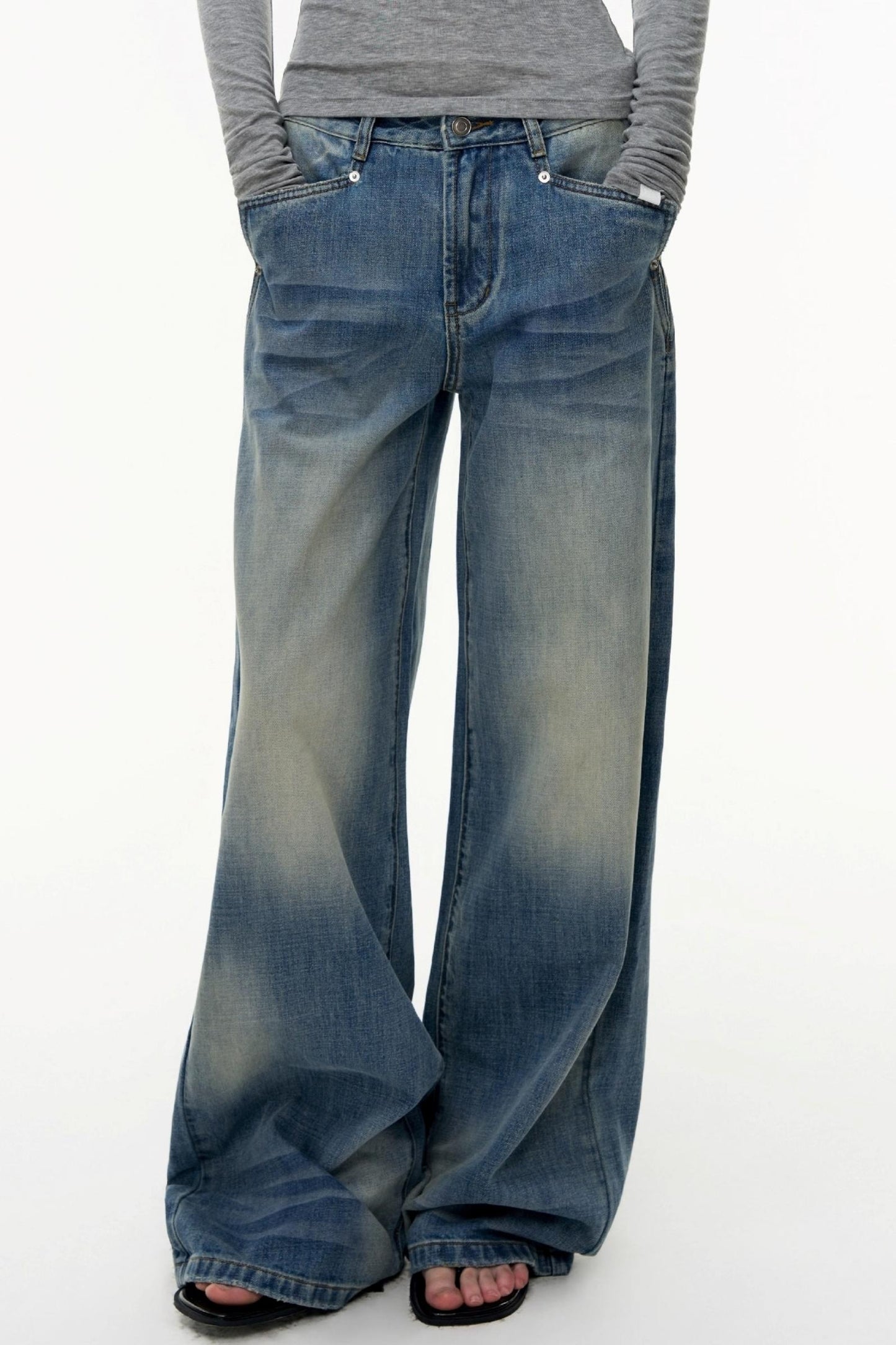 Loose Straight Wide-Leg Scimitar Jeans