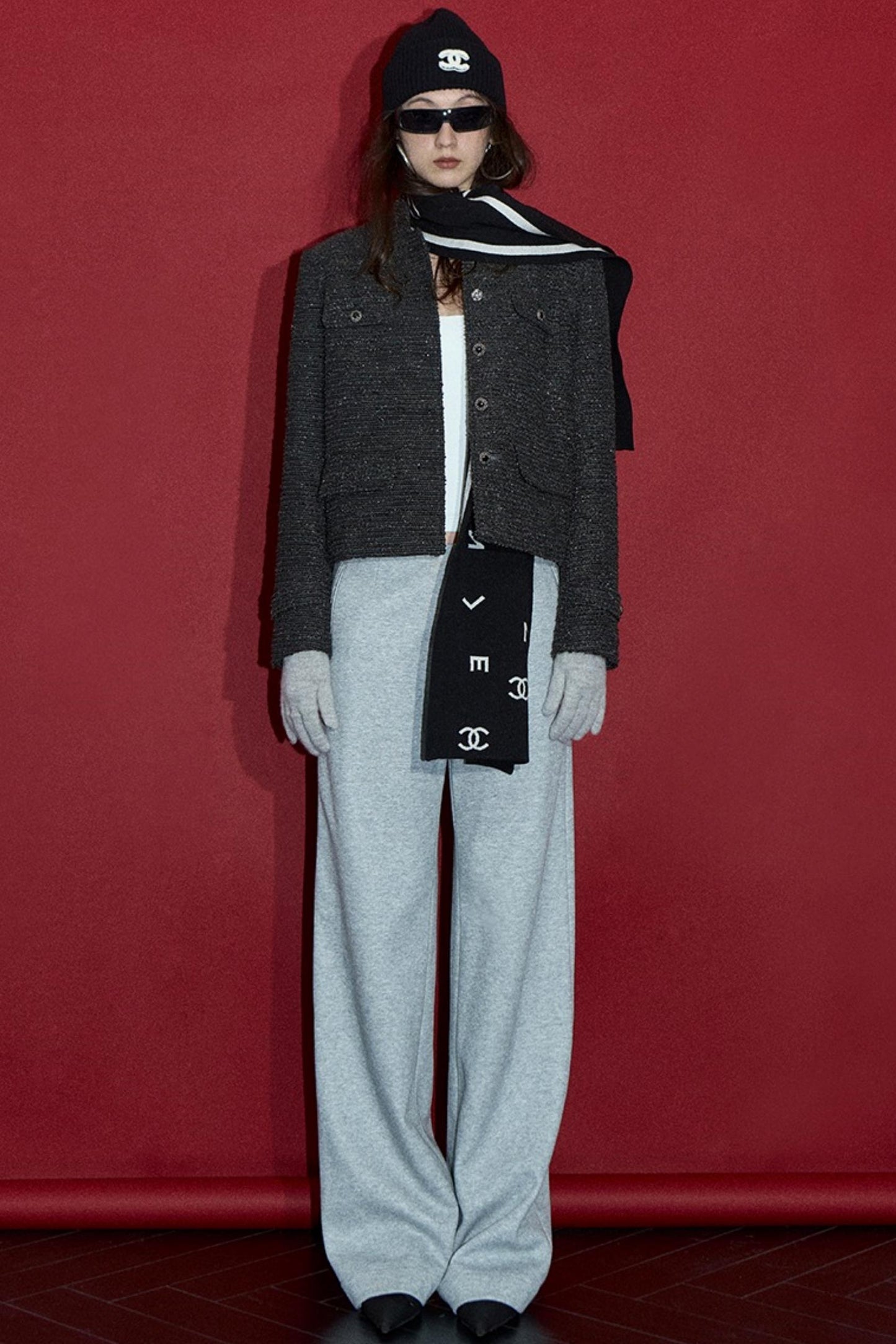 Solid V-Waist Fleece Pants