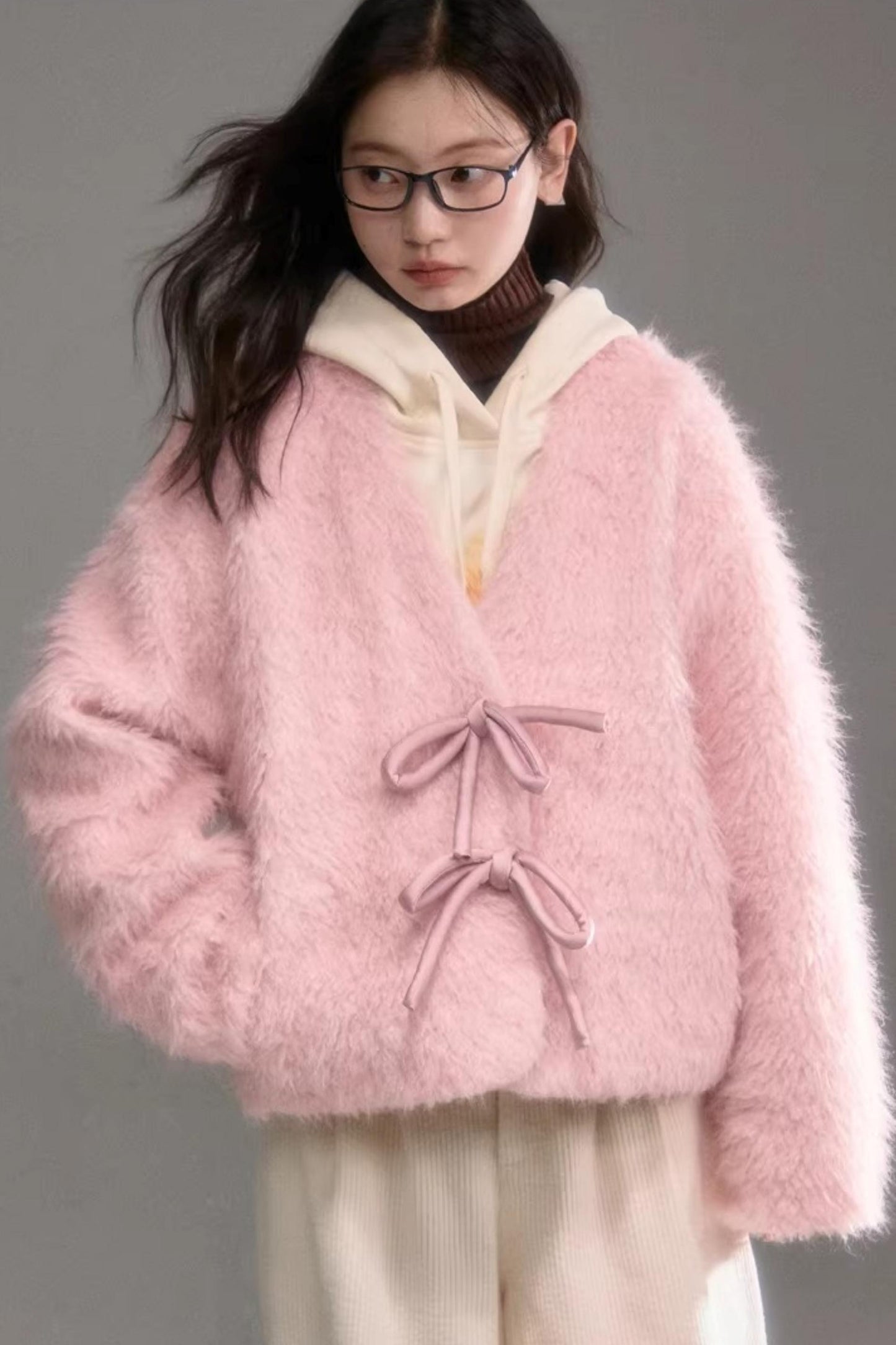 Three-Dimensional Bow Fur Coat