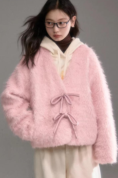 Three-Dimensional Bow Fur Coat