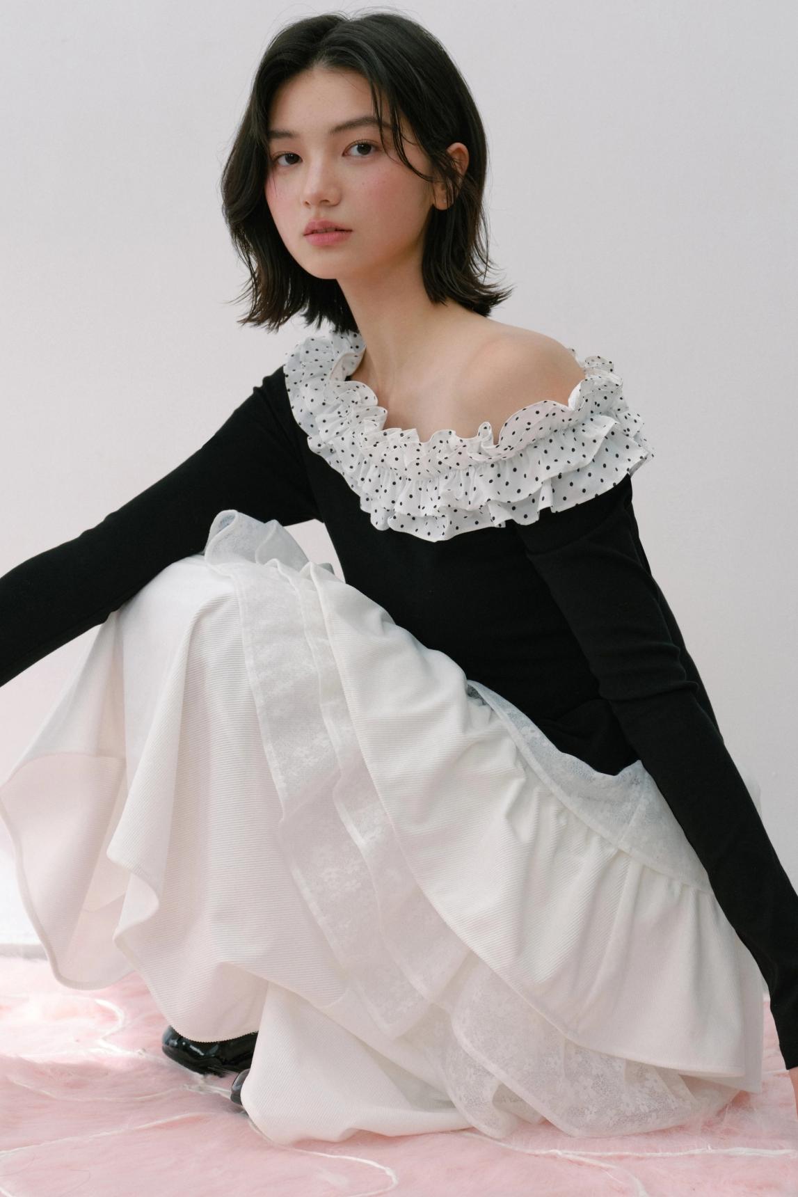 Slanted Polka Dot Long-Sleeved T-Shirt