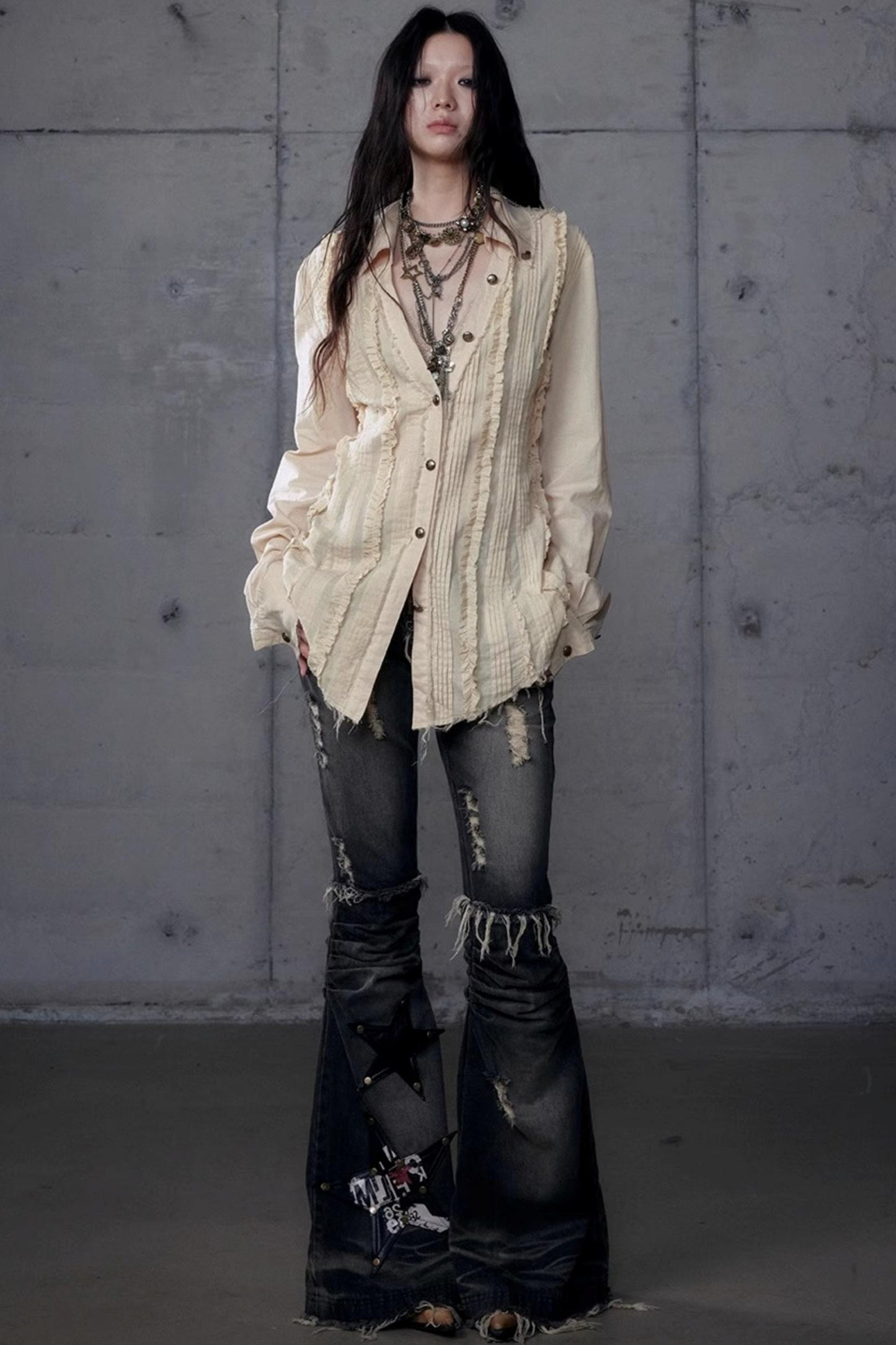 Vintage Lace V-Neck Bubble Sleeve Shirt