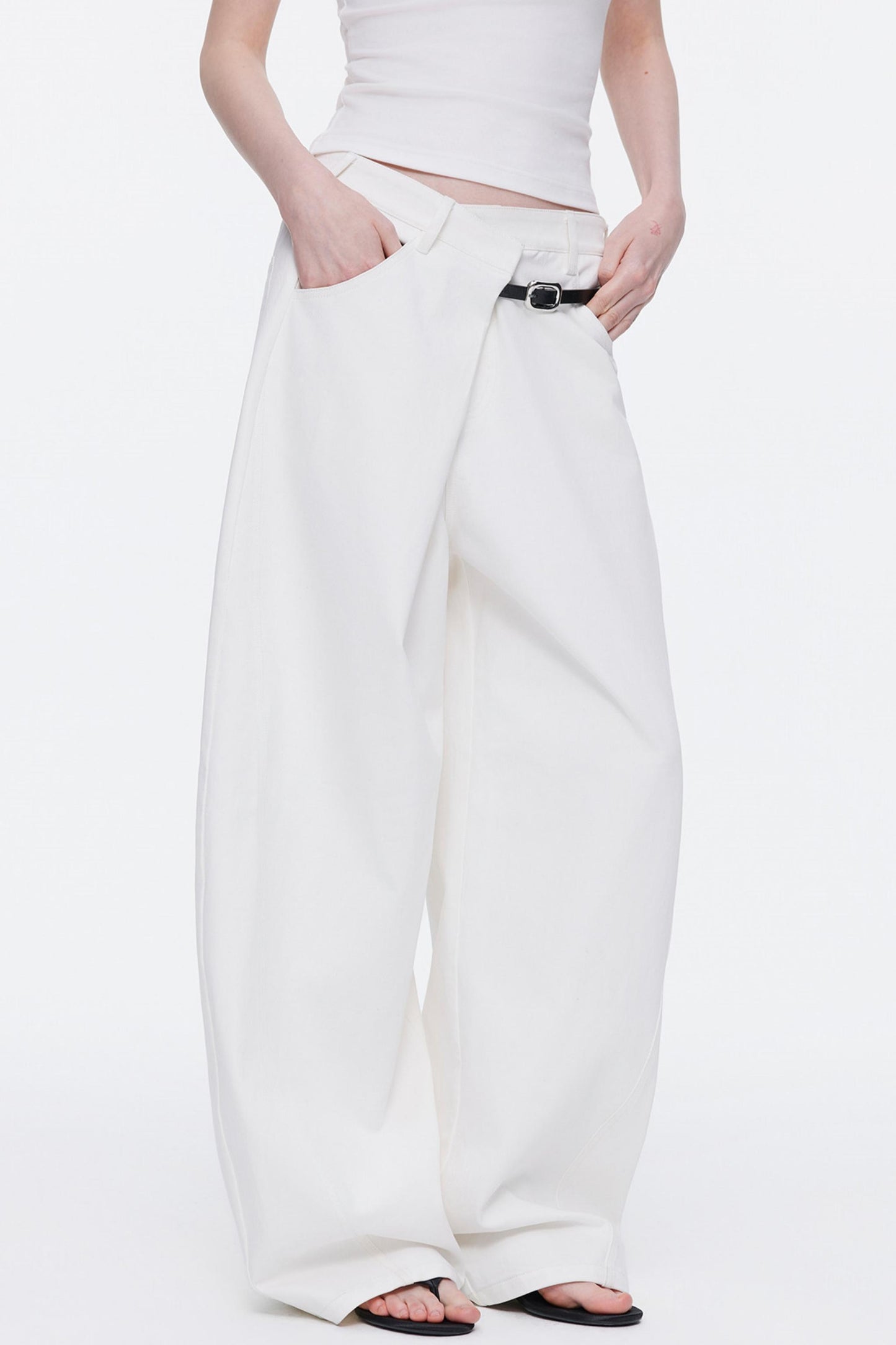 Asymmetrische Taillenjeans