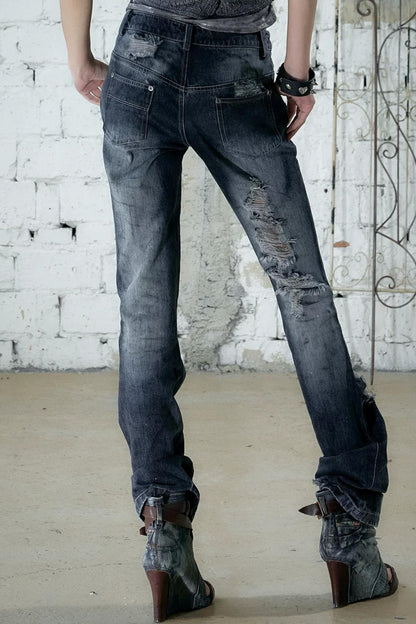 Jeanshose in Used-Optik mit Strasssteinen