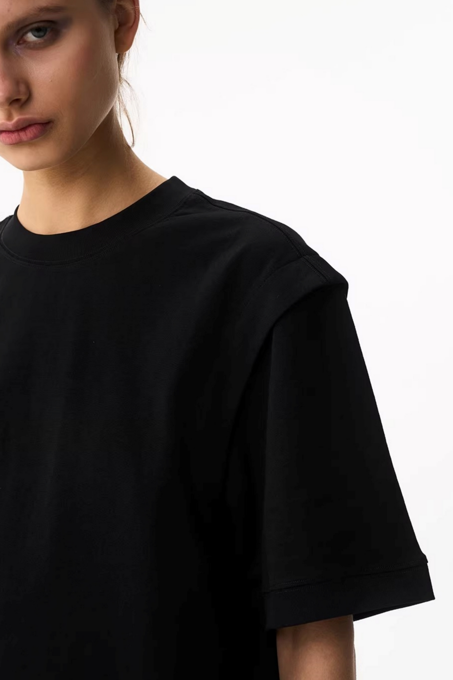 Solid Color Slim-Fit T-Shirt