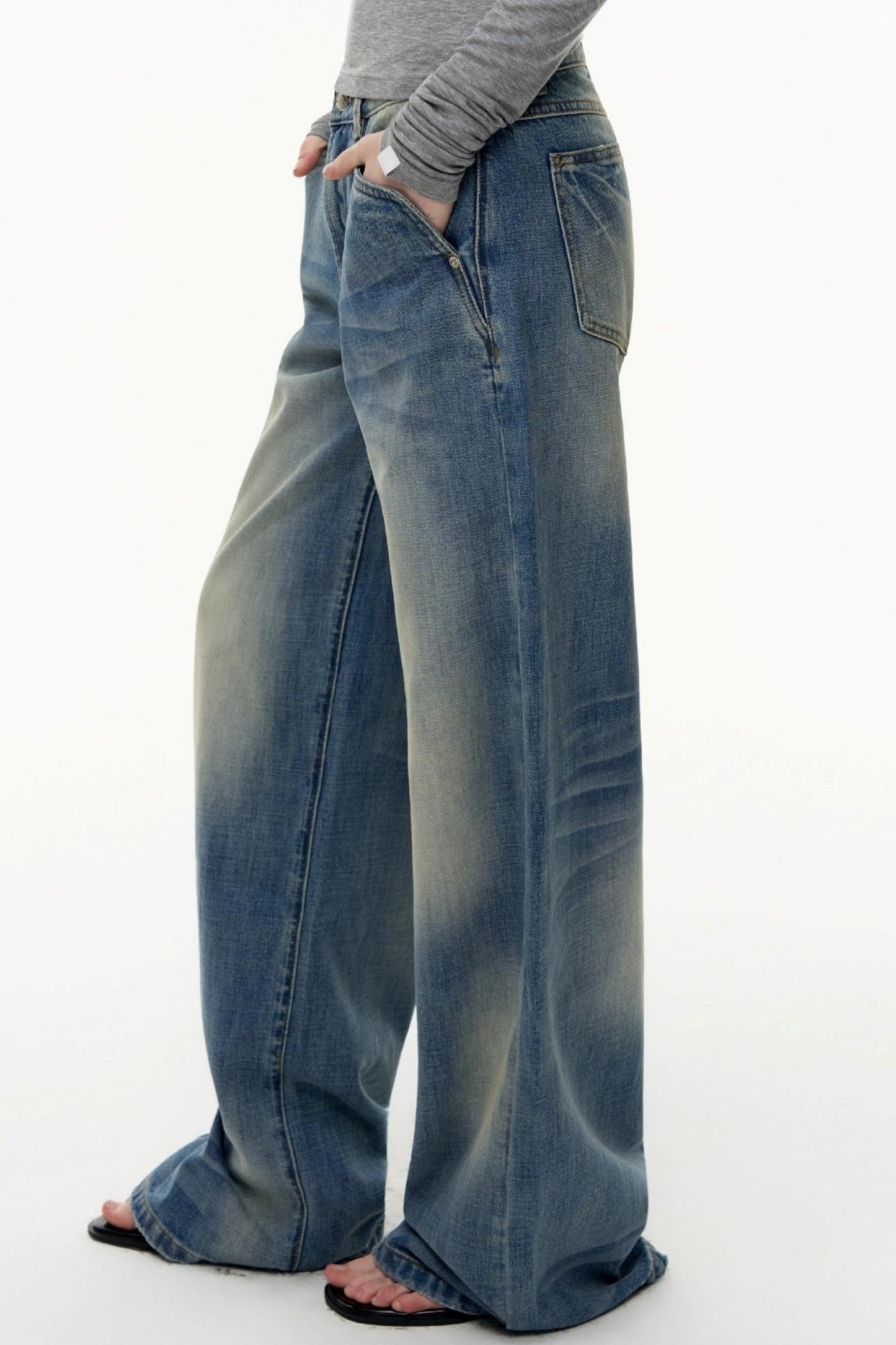 Loose Straight Wide-Leg Scimitar Jeans