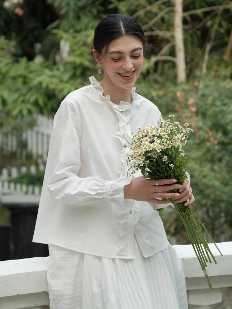 Romantic Lace Collar Textured Cotton Shirt