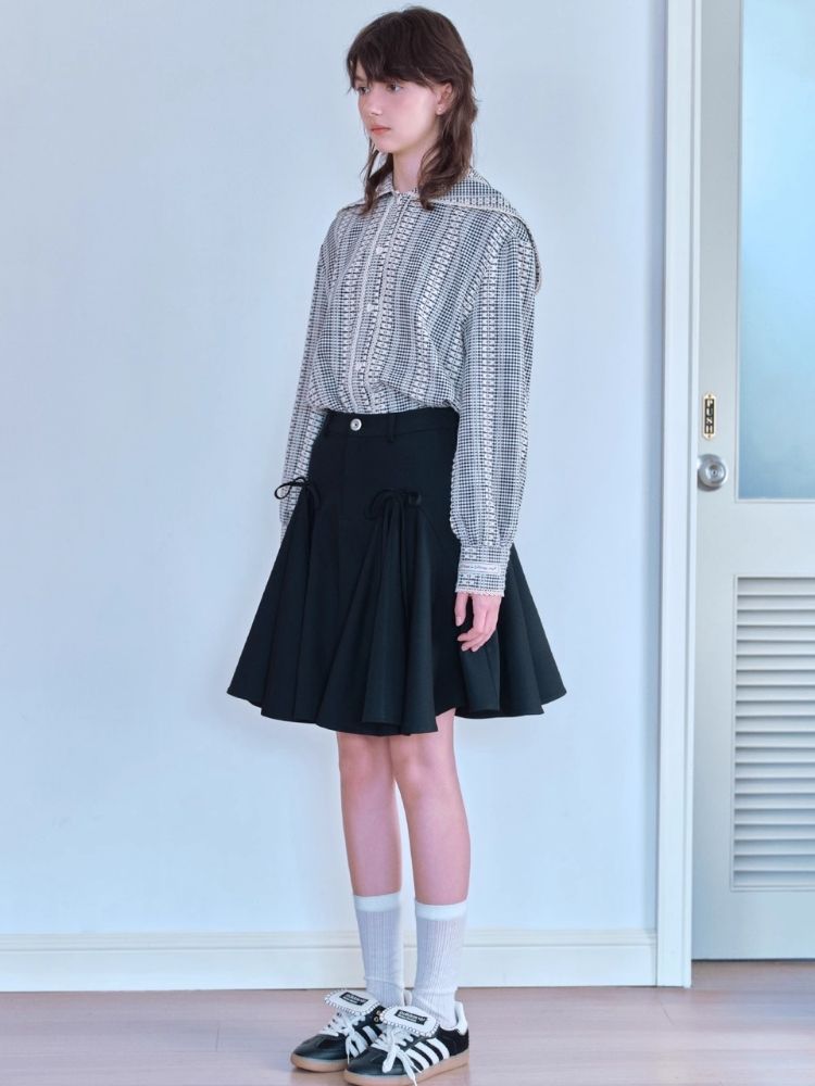 Bow tie pleated skirt