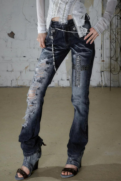 Jeanshose in Used-Optik mit Strasssteinen