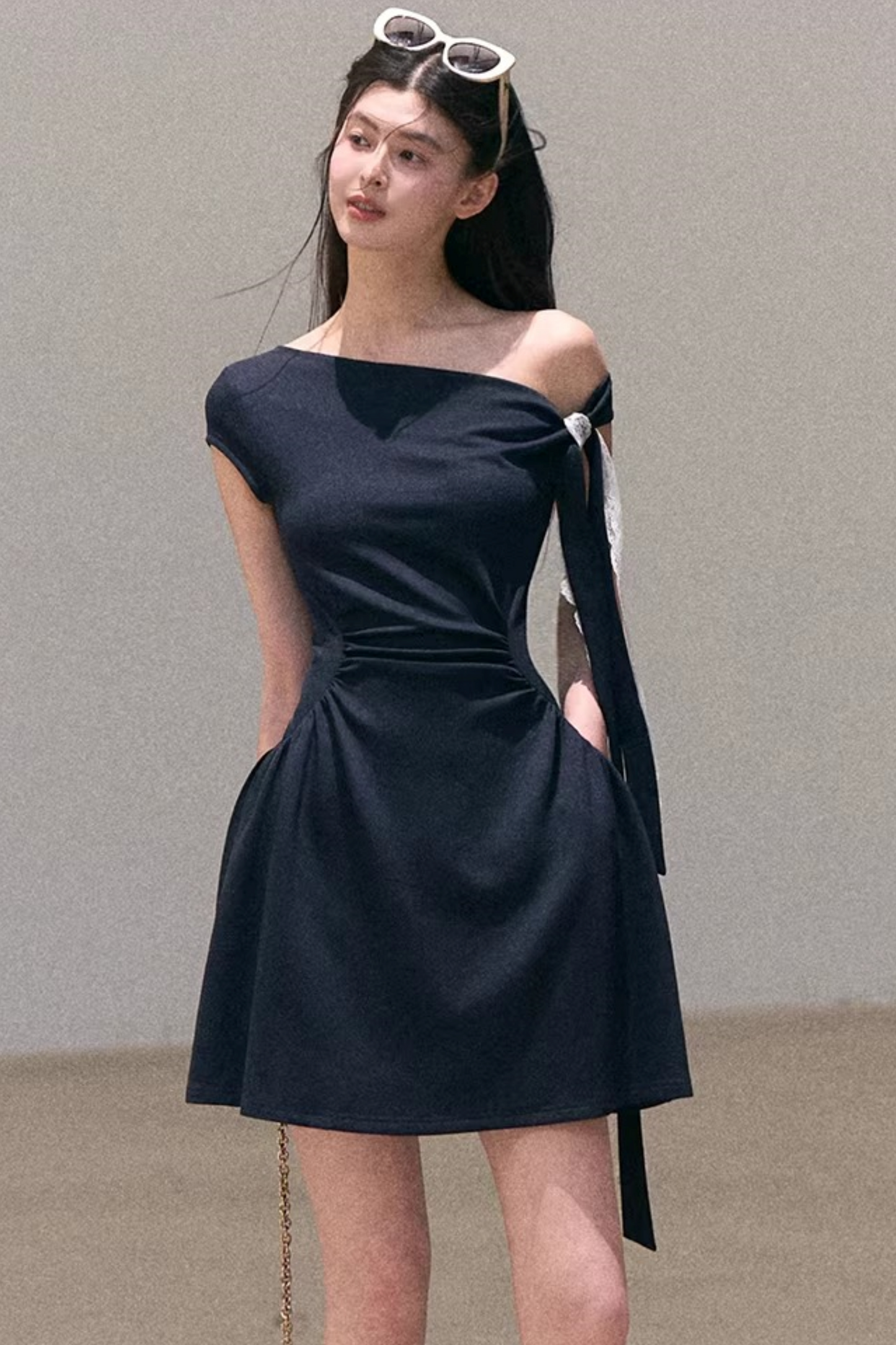 Lyocell-Asymmetrisches-Spitzenkleid