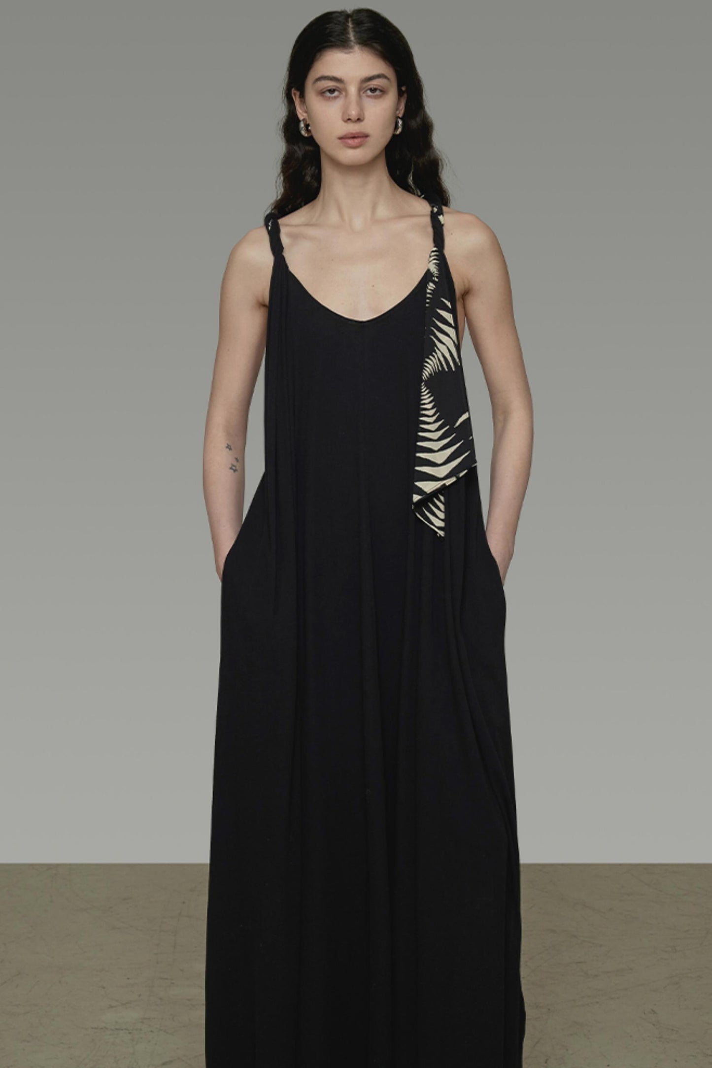 Twisted U-Neck Halter Dress