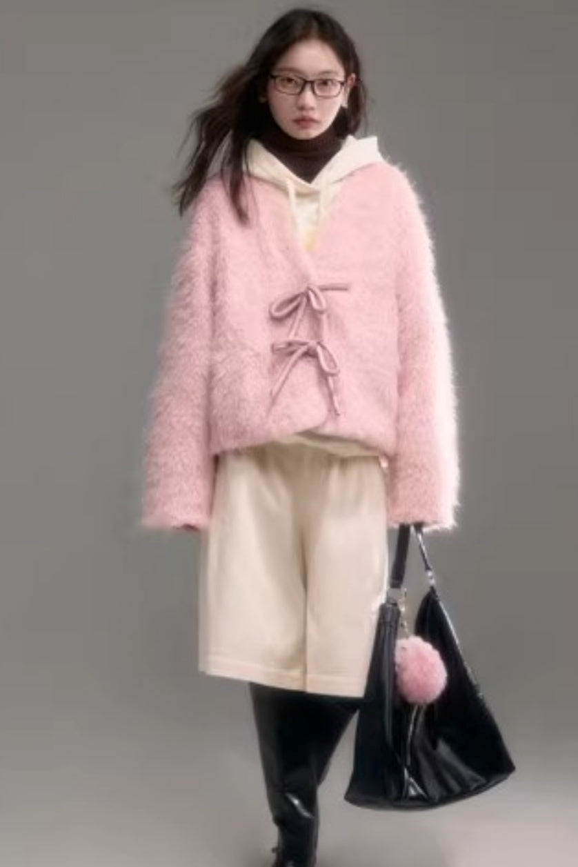 Three-Dimensional Bow Fur Coat