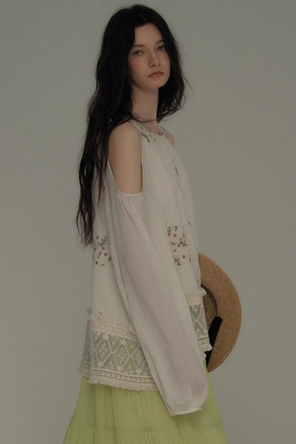 Neoclassical Embroidery Off-the-Shoulder Top