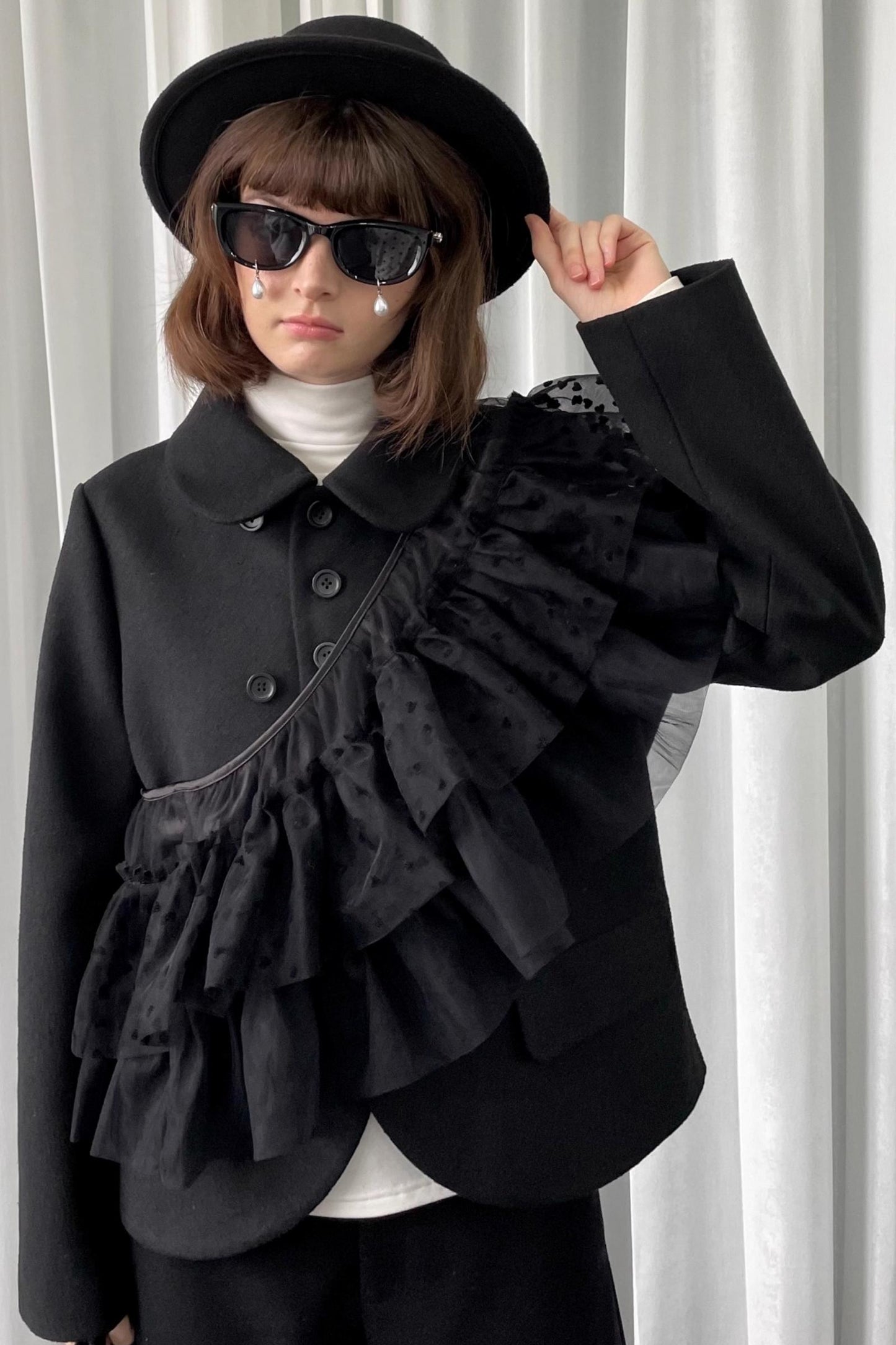 Deodorizing Mesh Lace-Up Shawl Cape