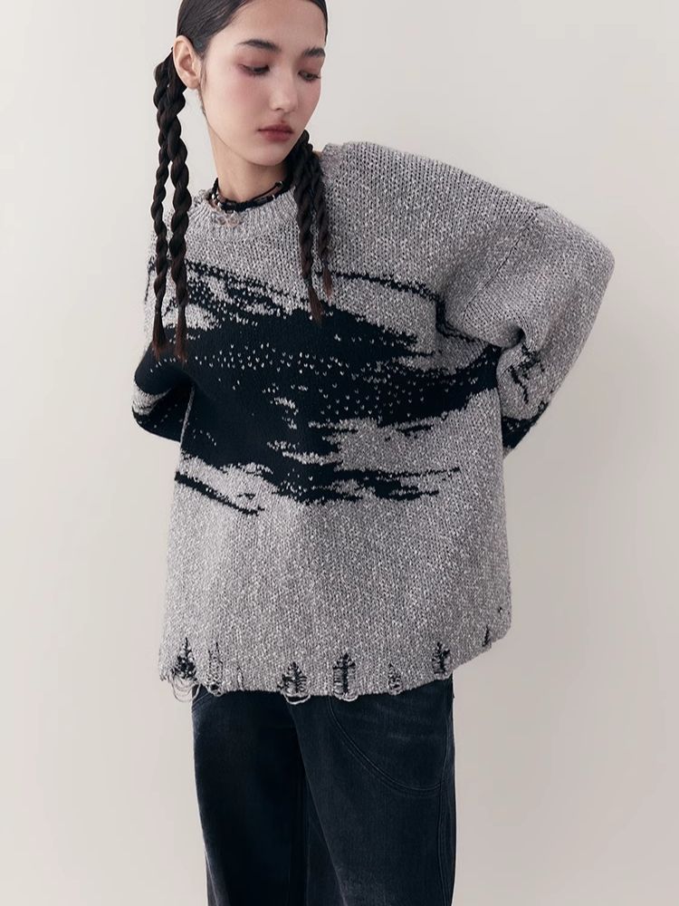 Jacquard Crew Neck Silhouette Knit Sweater