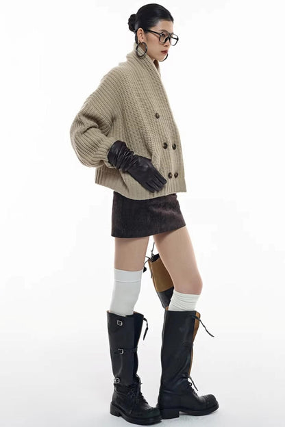 Kamelfarbener zweireihiger Strick-Strickjacke