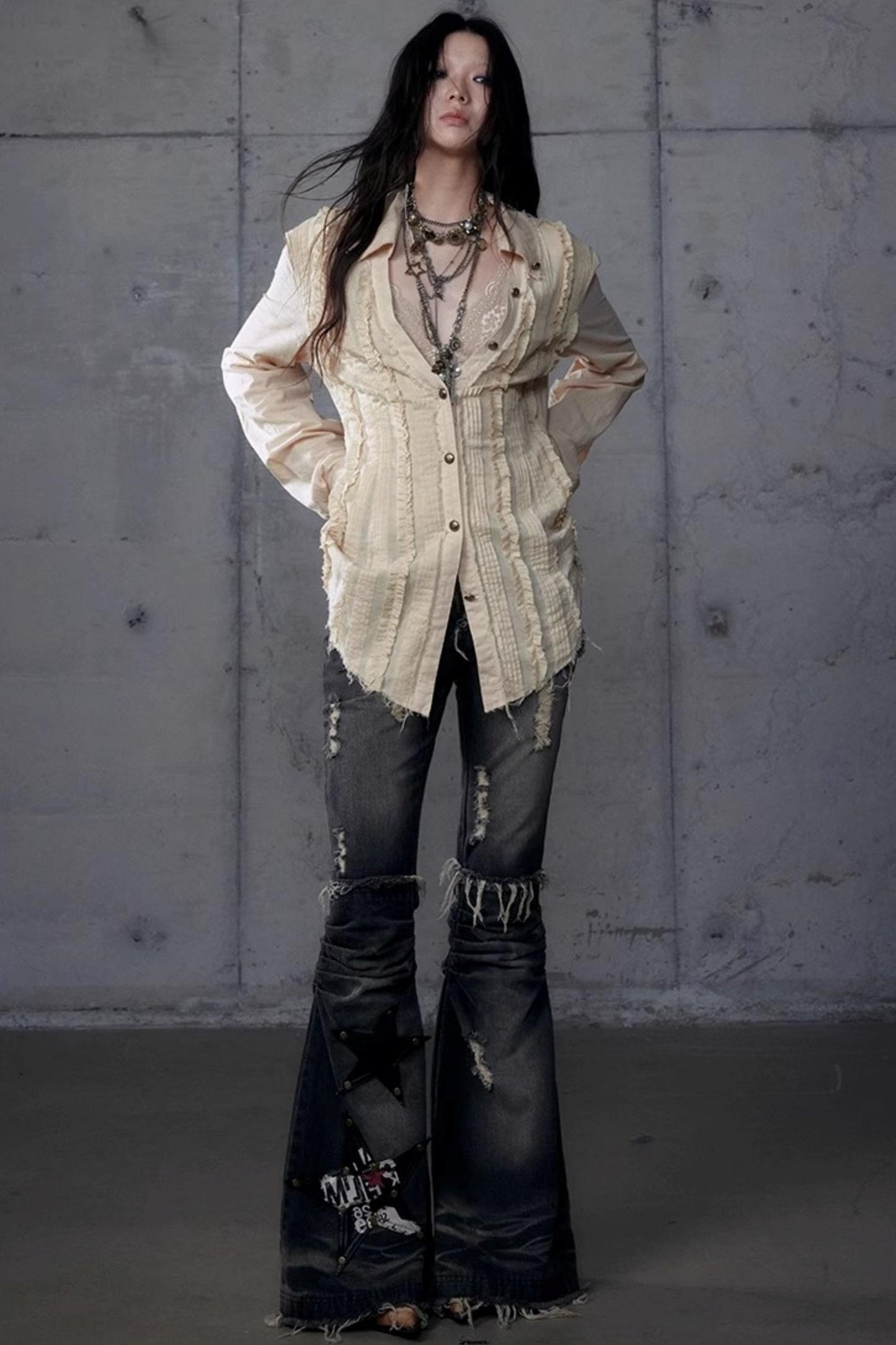 Vintage Lace V-Neck Bubble Sleeve Shirt