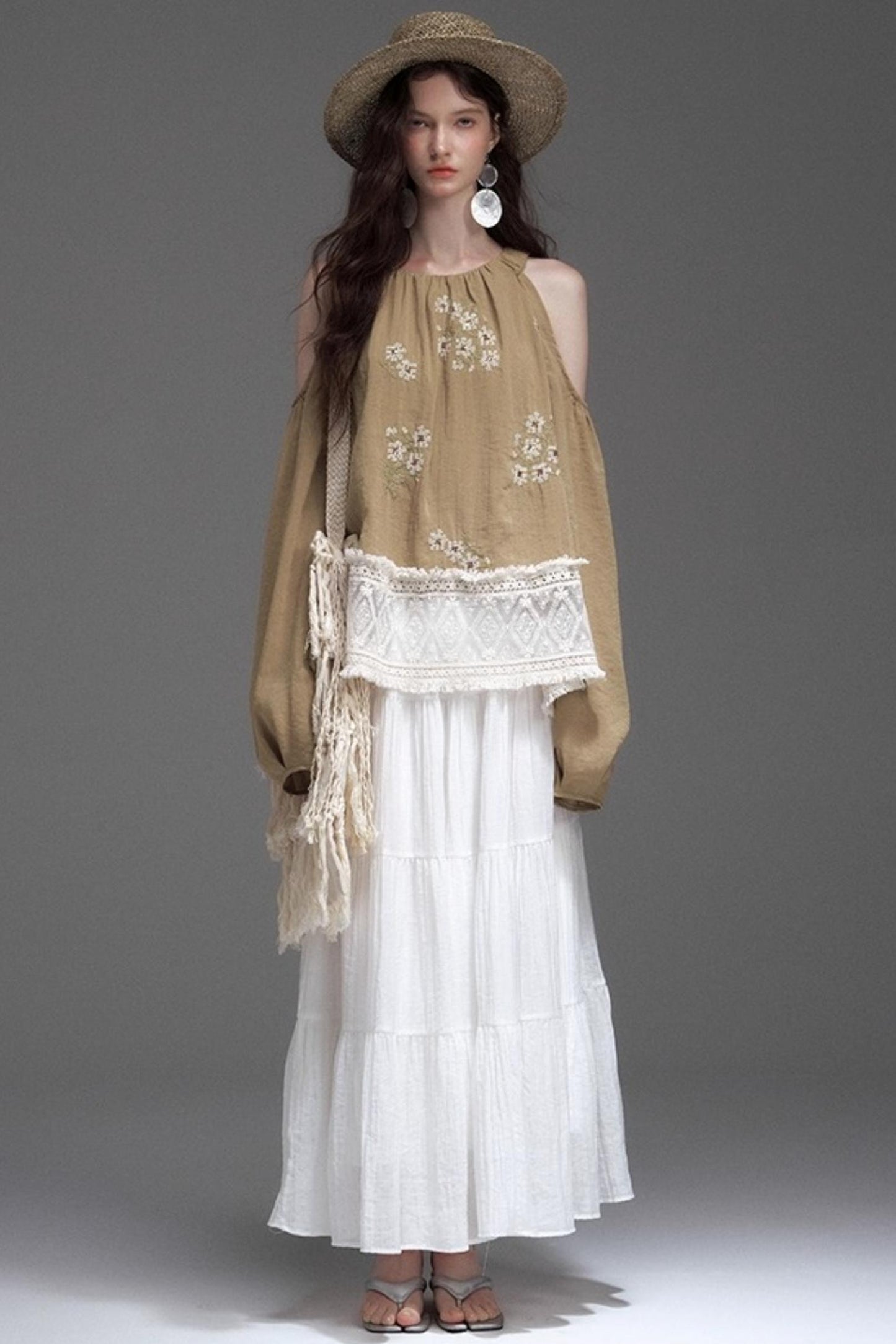 Neoclassical Embroidery Off-the-Shoulder Top