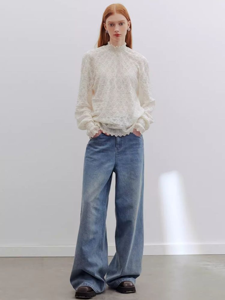 High-waisted wide-leg jeans