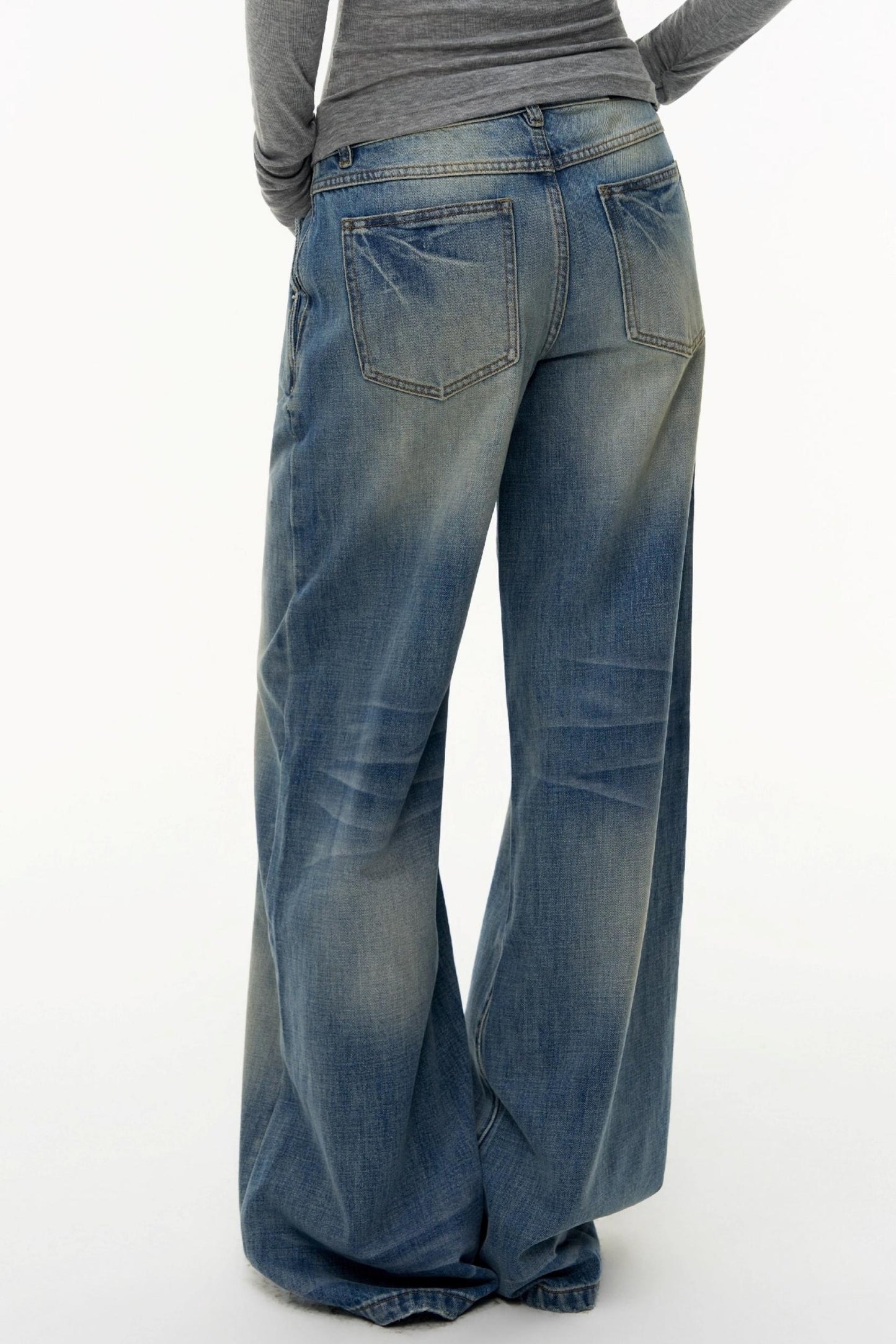 Loose Straight Wide-Leg Scimitar Jeans