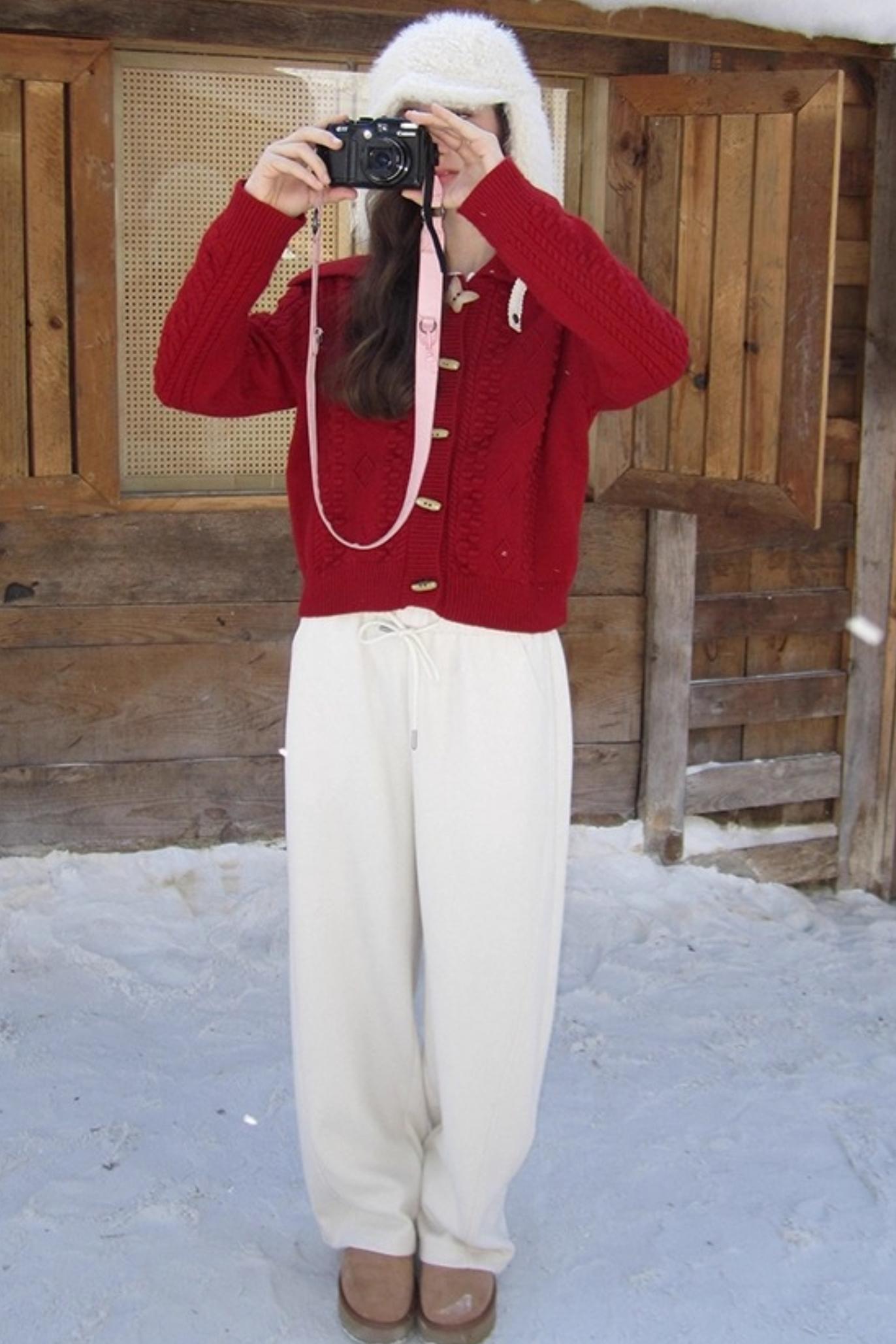 Winter Gingerbread Knitted Cardigan Set-Up