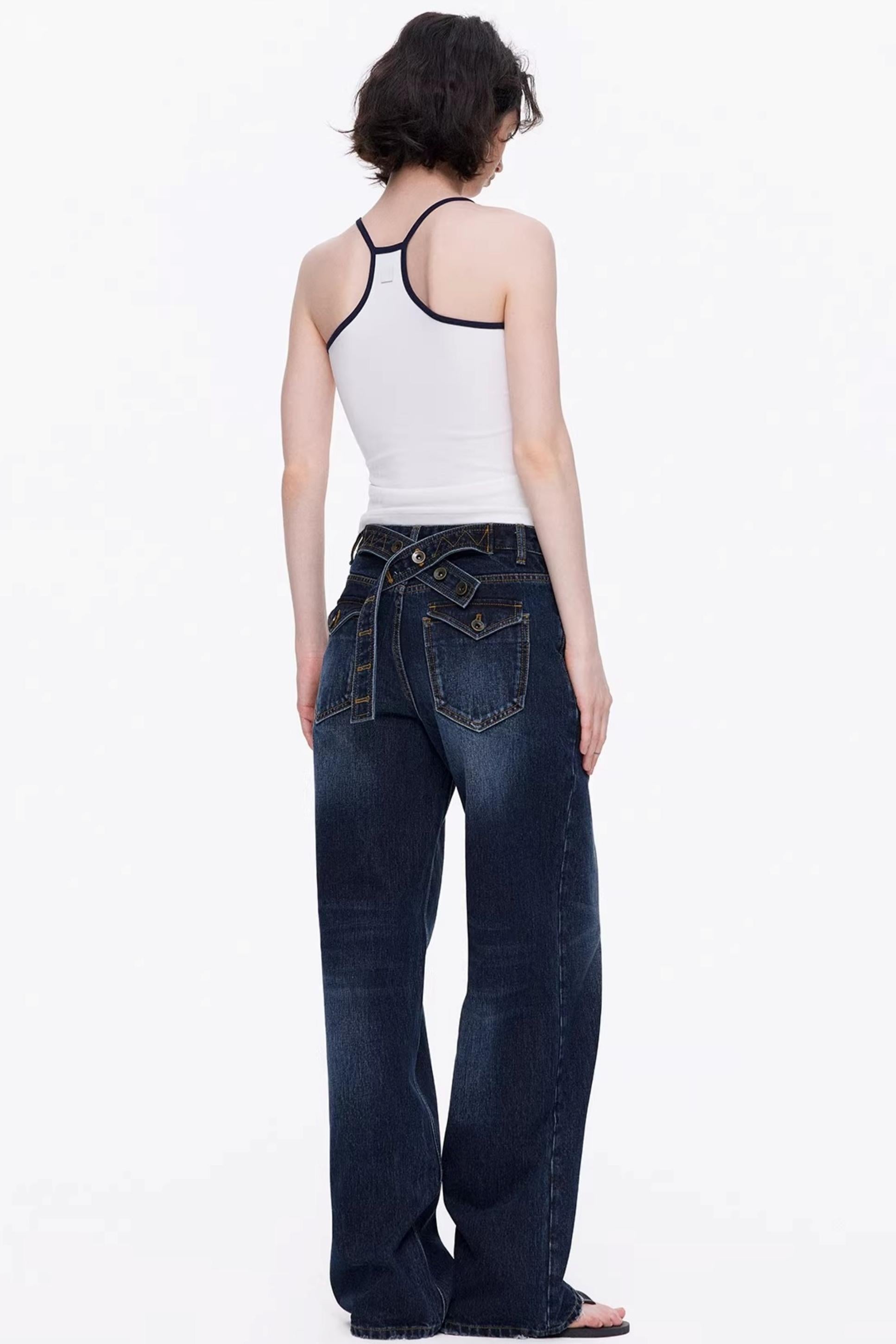 Sporty white color-block vest close-up