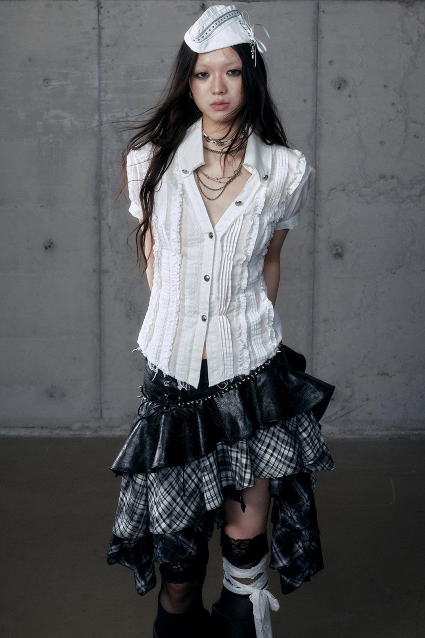 Vintage Lace V-Neck Bubble Sleeve Shirt