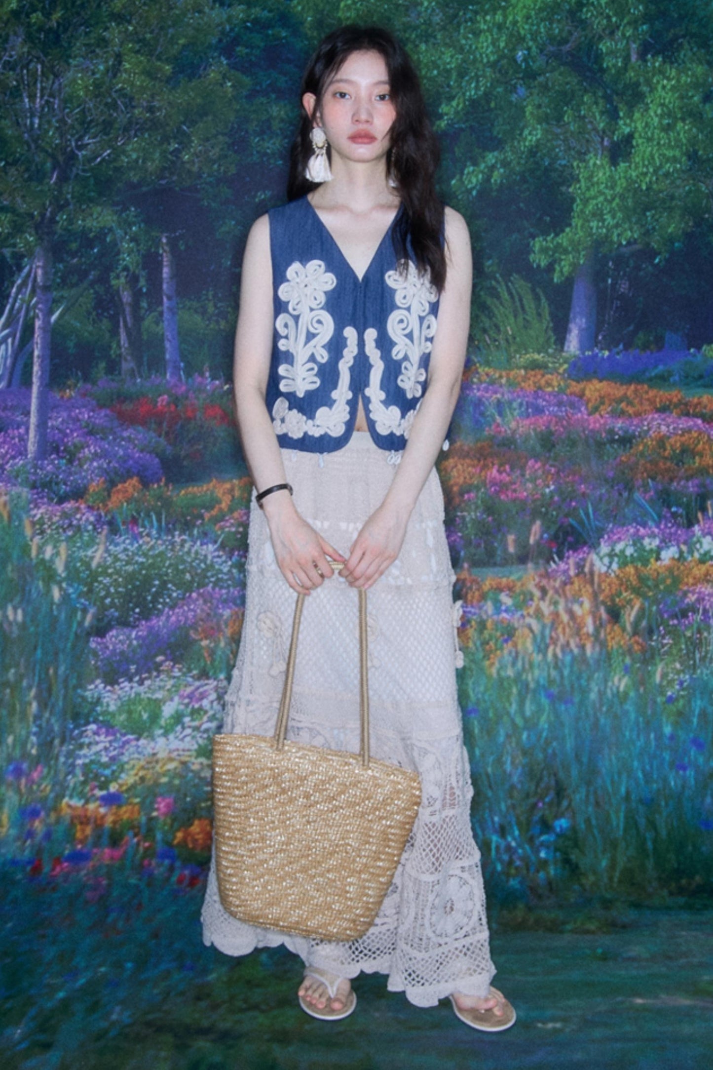 Wind Vines Flower Shell Pendant Vest Set-Up