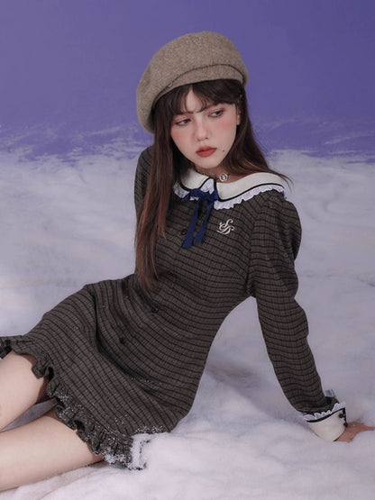 Doll neck long-sleeved dress