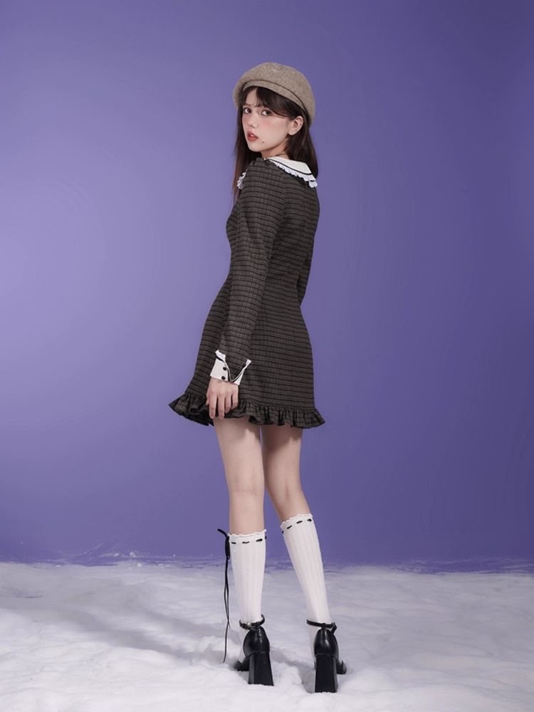 Doll neck long-sleeved dress