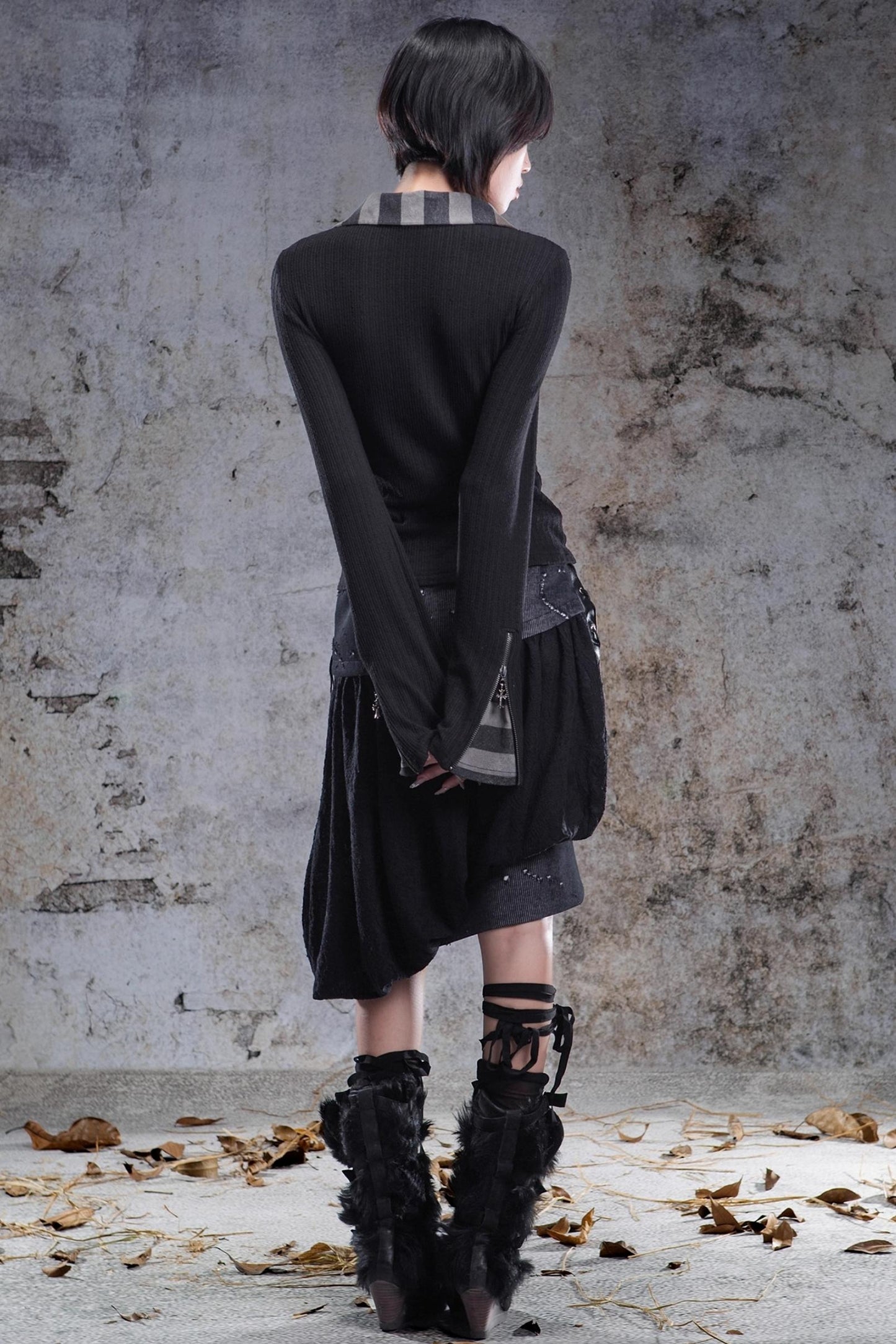 Slim Fit V-Neck Pullover Knit Top