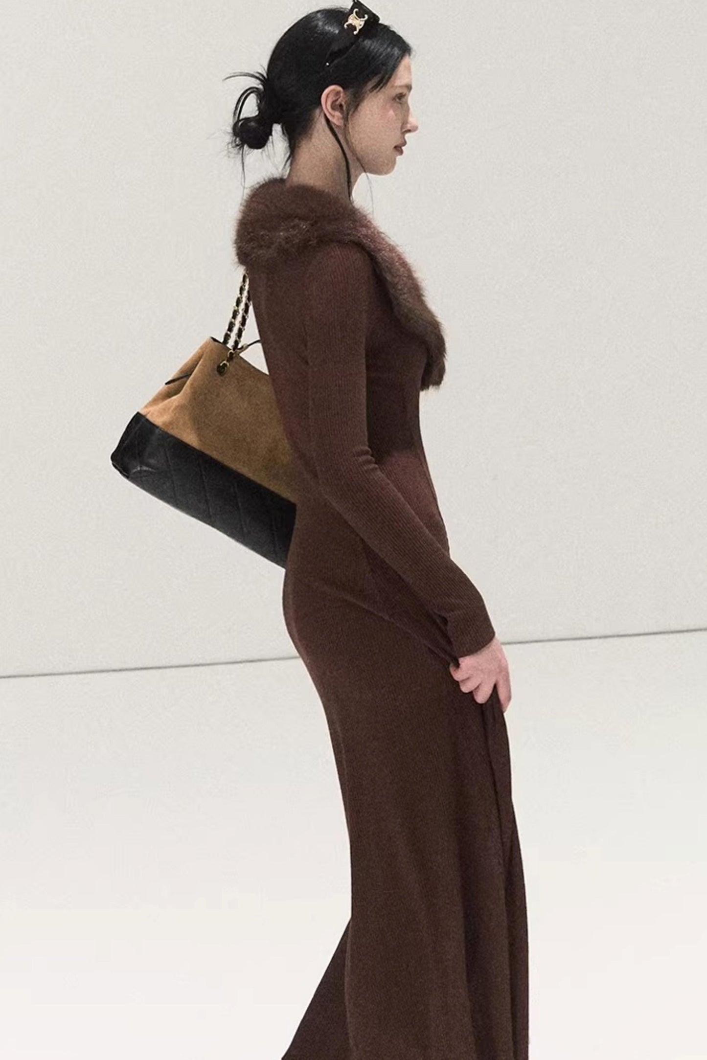 Gestreiftes Kleid mit Ballettkragen
