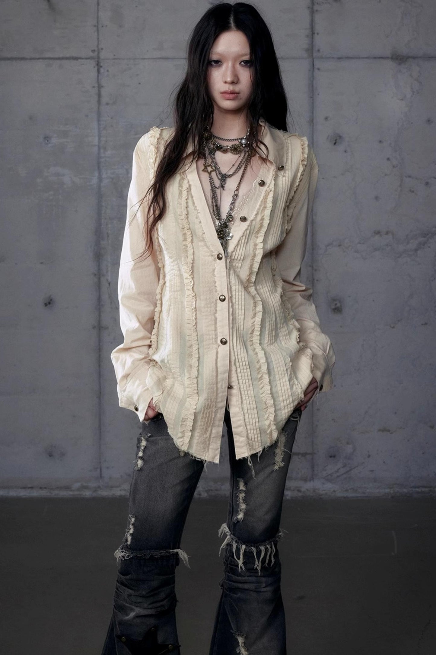 Vintage Lace V-Neck Bubble Sleeve Shirt