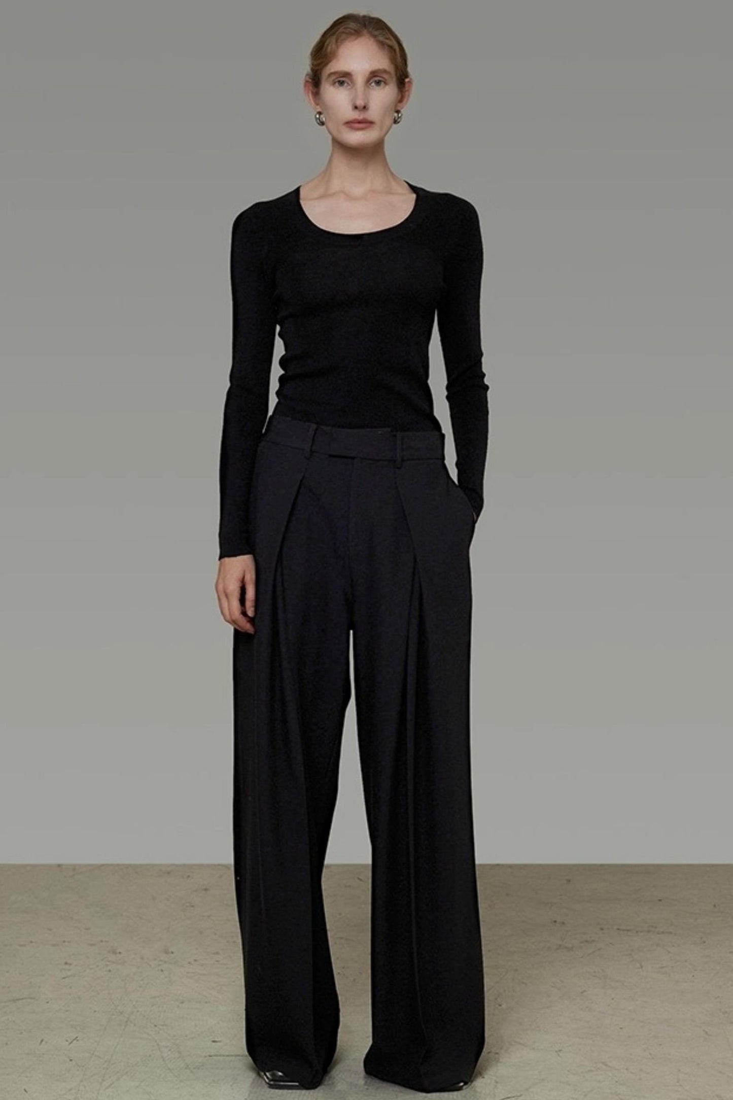 U-Neck Wool Slim Sweater