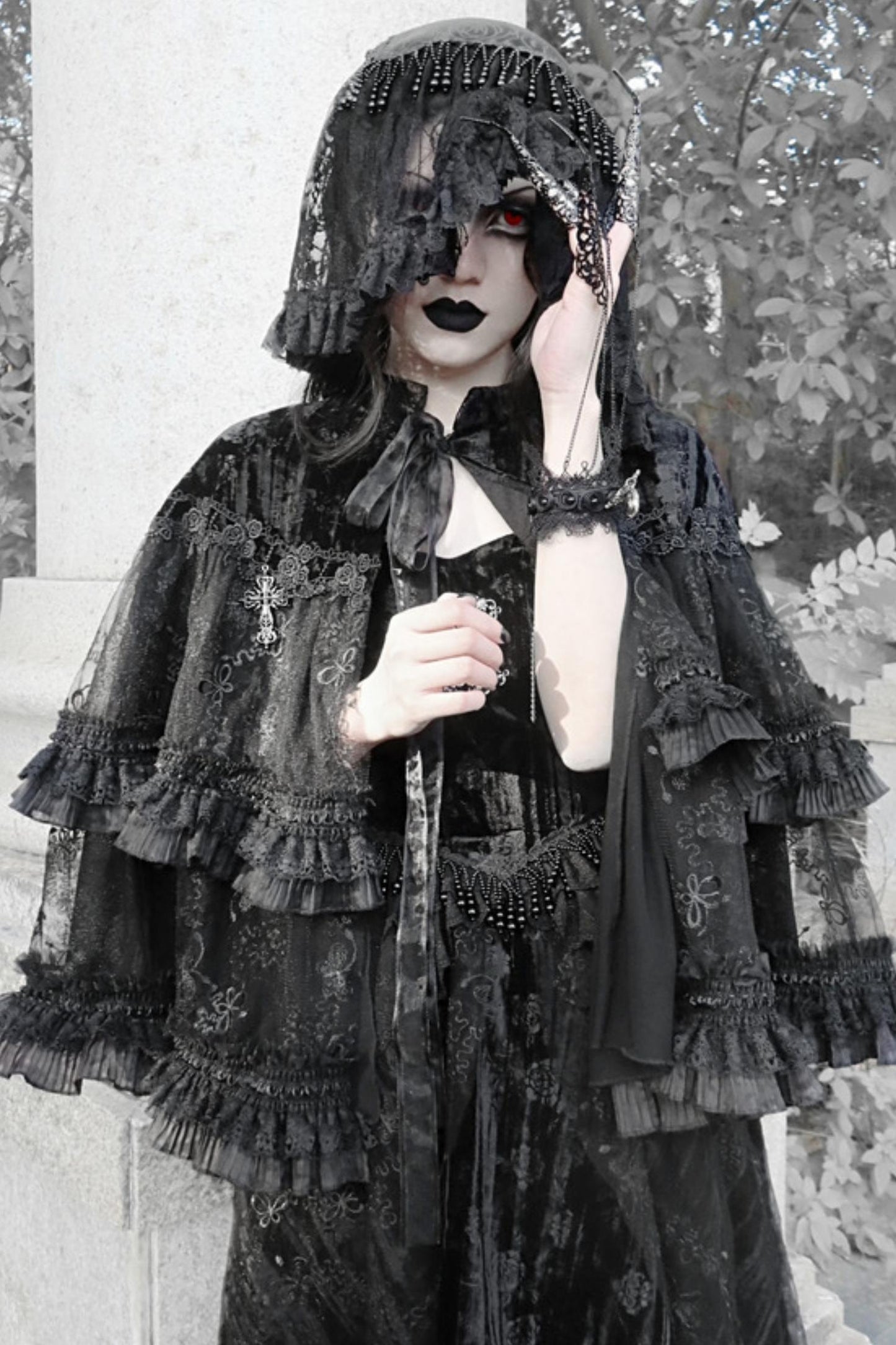 Classical Gothic Lace Veil Headpiece