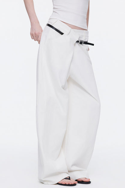 Asymmetrische Taillenjeans
