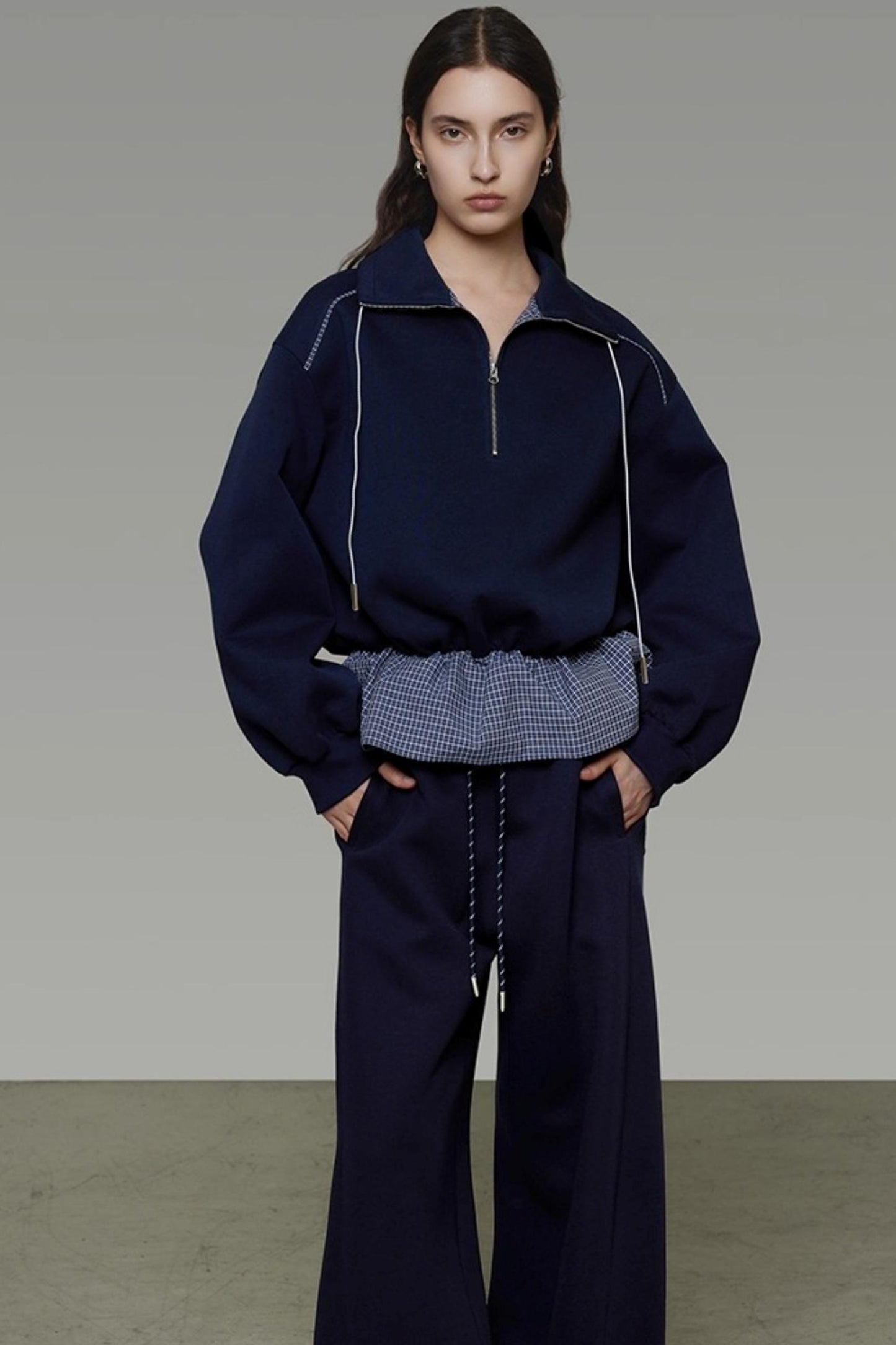 Contrasting Stand Collar Sweatshirt