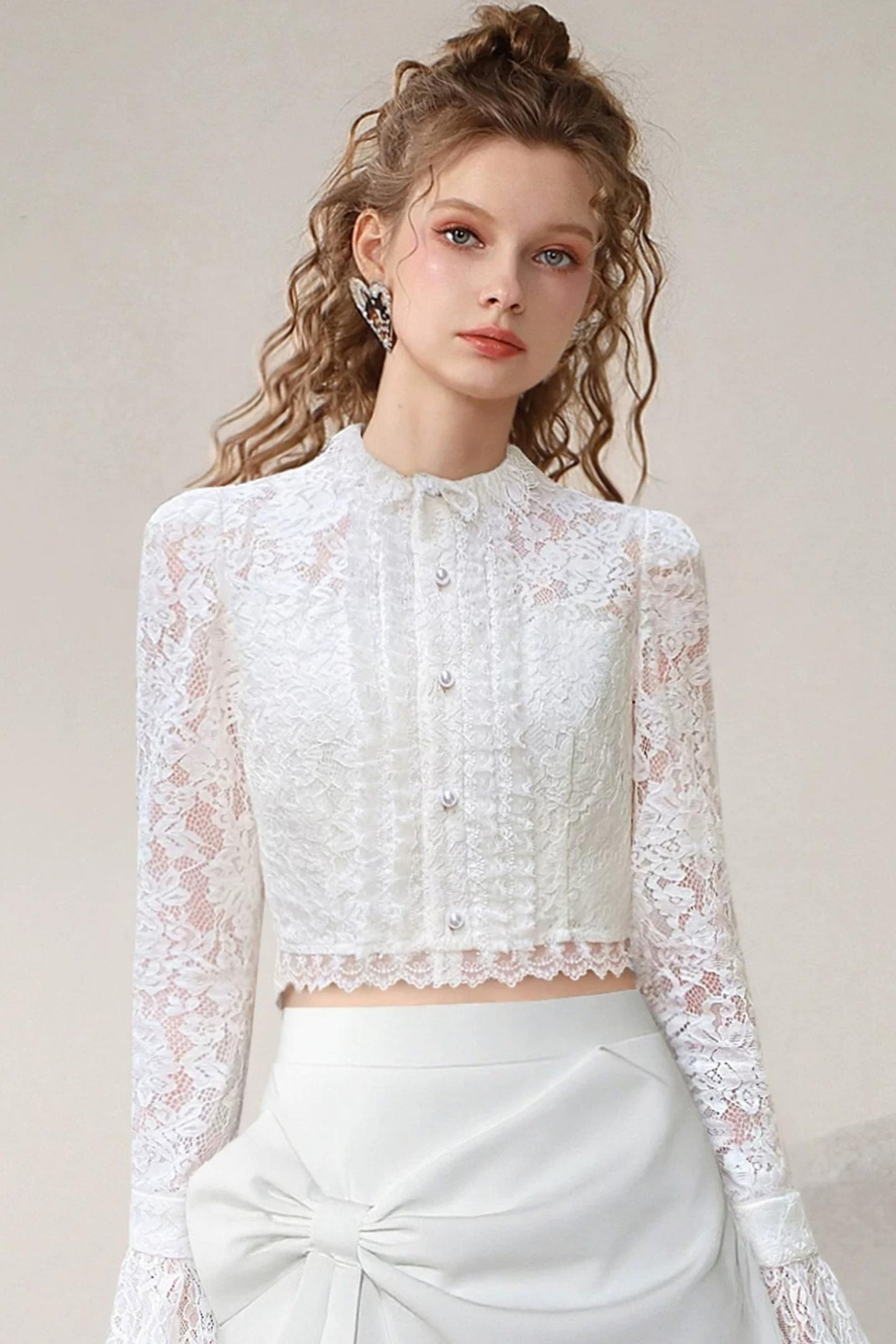 Lace-Trimmed Bow Set-Up